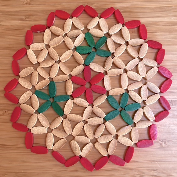 Vintage Wood Bead Boho Retro Trivet HotPlate Flat Geometric Floral Set of 2 - Picture 2 of 5